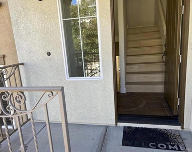 10428 Whitcomb Way - Photo Thumbnail 3