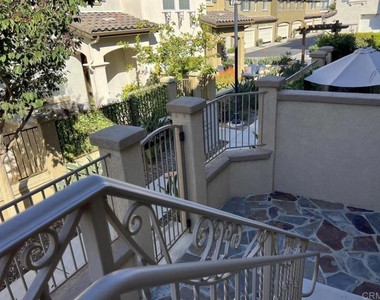 10428 Whitcomb Way - Photo Thumbnail 1