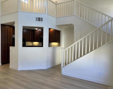 10428 Whitcomb Way - Photo Thumbnail 10