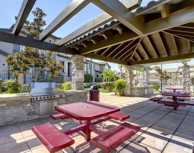 10428 Whitcomb Way - Photo Thumbnail 34