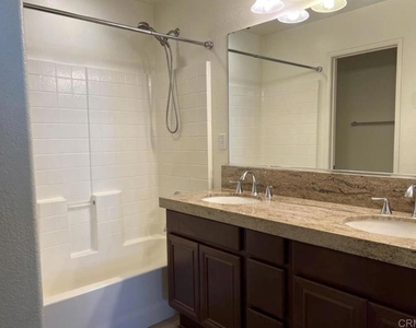 10428 Whitcomb Way - Photo Thumbnail 24
