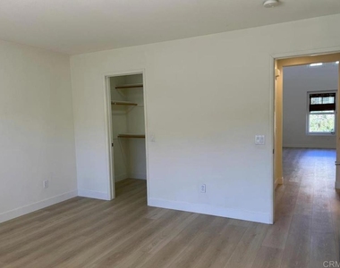 10428 Whitcomb Way - Photo Thumbnail 17