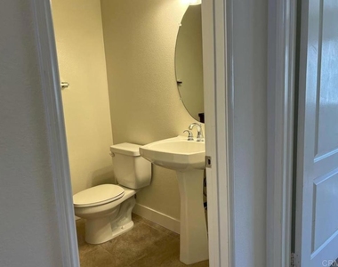 10428 Whitcomb Way - Photo Thumbnail 32