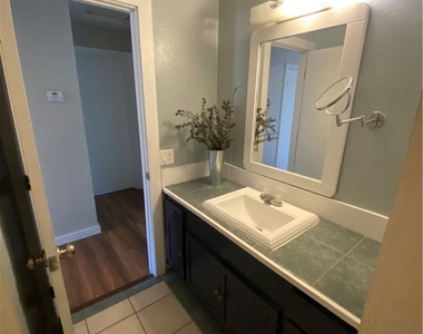 18725 Fairway Point - Photo Thumbnail 14