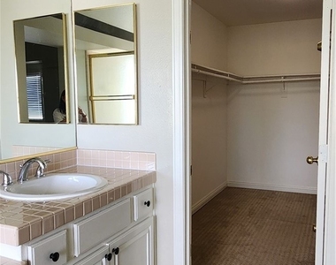 6321 Traminer Court - Photo Thumbnail 12