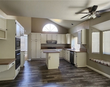 6321 Traminer Court - Photo Thumbnail 5