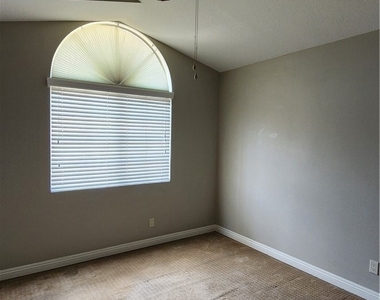 6321 Traminer Court - Photo Thumbnail 16