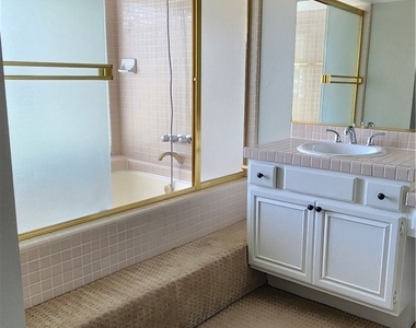 6321 Traminer Court - Photo Thumbnail 11