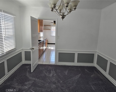 2912 W 82nd Place - Photo Thumbnail 6