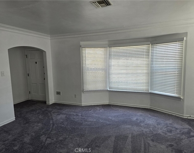 2912 W 82nd Place - Photo Thumbnail 10