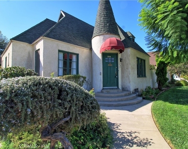 304 Normandie Court - Photo Thumbnail 1
