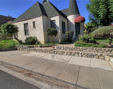 304 Normandie Court - Photo Thumbnail 2