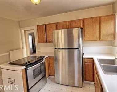 304 Normandie Court - Photo Thumbnail 9