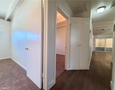 1321 Campus Avenue - Photo Thumbnail 12