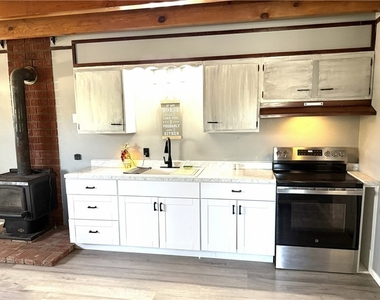 16524 Oldenburg Road - Photo Thumbnail 3