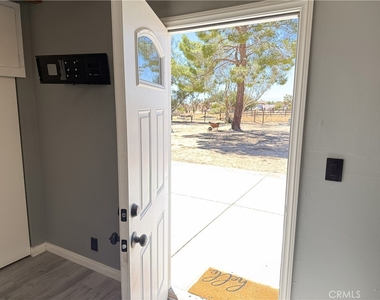 16524 Oldenburg Road - Photo Thumbnail 10