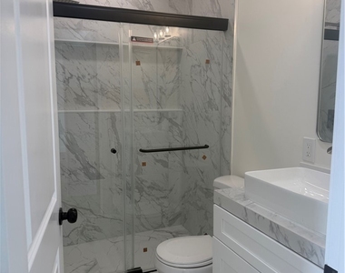 1431 Montgomery - Photo Thumbnail 6