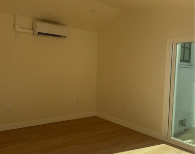 1431 Montgomery - Photo Thumbnail 9