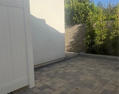 1431 Montgomery - Photo Thumbnail 11