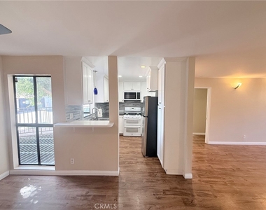 2121 Scott Road - Photo Thumbnail 5