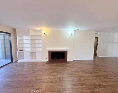 2121 Scott Road - Photo Thumbnail 7