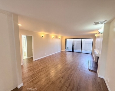 2121 Scott Road - Photo Thumbnail 6