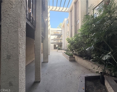 2121 Scott Road - Photo Thumbnail 2