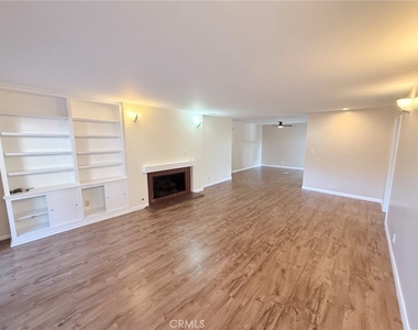 2121 Scott Road - Photo Thumbnail 8