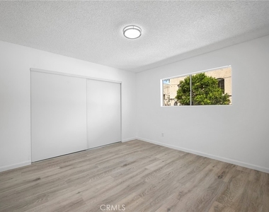 521 E Lomita Avenue - Photo Thumbnail 11