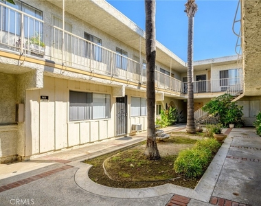 521 E Lomita Avenue - Photo Thumbnail 17