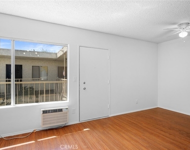 521 E Lomita Avenue - Photo Thumbnail 3