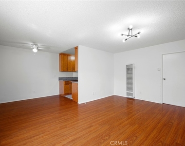 521 E Lomita Avenue - Photo Thumbnail 5