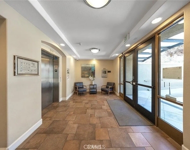 128 N Oak Knoll - Photo Thumbnail 4