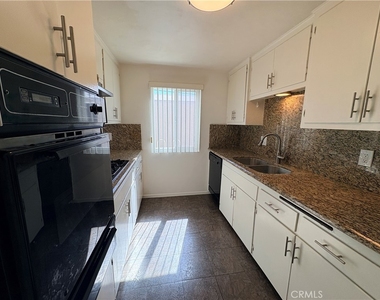 1962 Evergreen Street - Photo Thumbnail 7