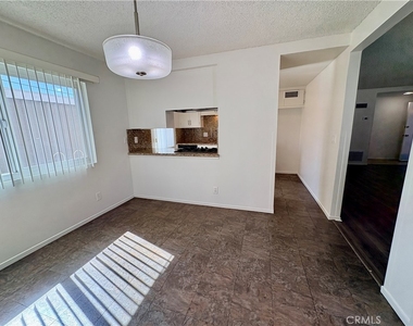 1962 Evergreen Street - Photo Thumbnail 5