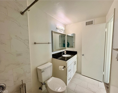1962 Evergreen Street - Photo Thumbnail 11