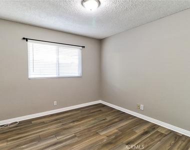 317 W 1st - Photo Thumbnail 13