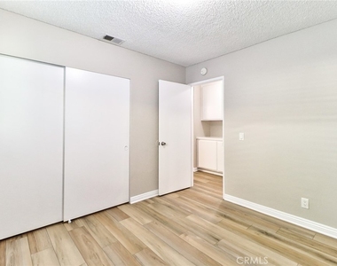 317 W 1st - Photo Thumbnail 19