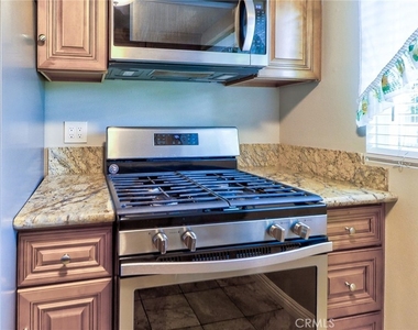 317 W 1st - Photo Thumbnail 10