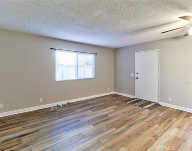 317 W 1st - Photo Thumbnail 7
