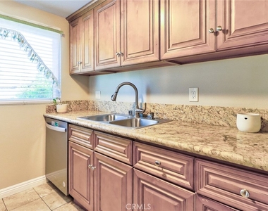 317 W 1st - Photo Thumbnail 11