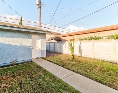 317 W 1st - Photo Thumbnail 22