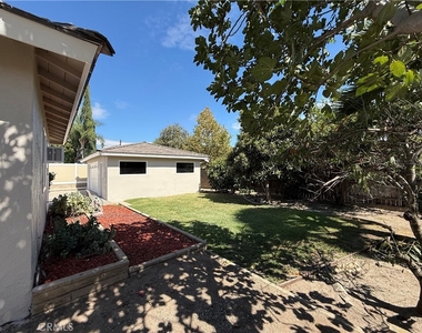 1410 S 5th Avenue - Photo Thumbnail 30