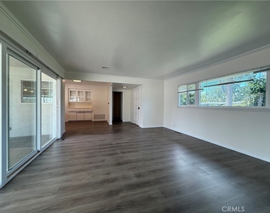 1410 S 5th Avenue - Photo Thumbnail 3