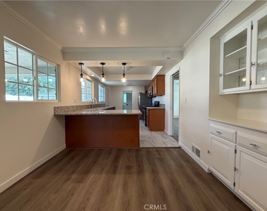 1410 S 5th Avenue - Photo Thumbnail 5