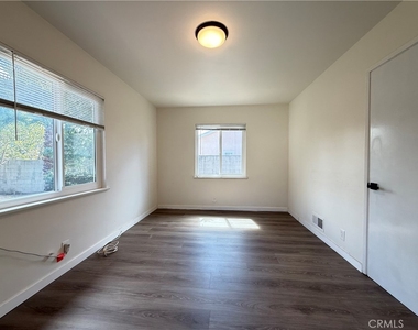 1410 S 5th Avenue - Photo Thumbnail 9