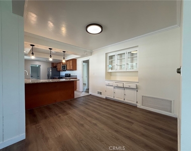 1410 S 5th Avenue - Photo Thumbnail 4