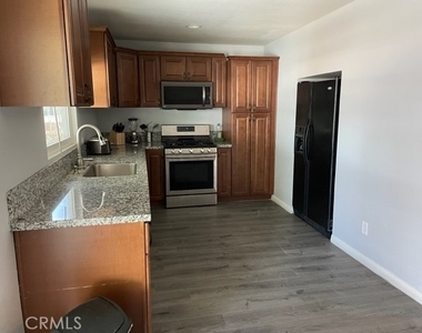 2079 W 1st Avenue - Photo Thumbnail 5