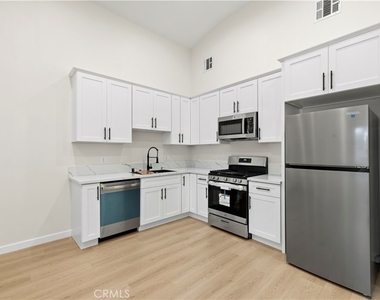 835 E Lomita - Photo Thumbnail 4