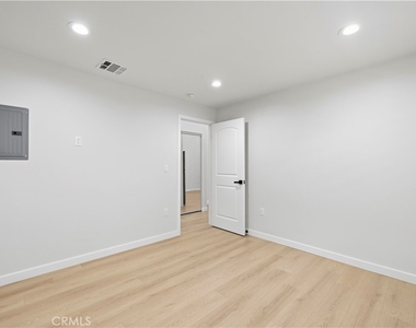 835 E Lomita - Photo Thumbnail 10